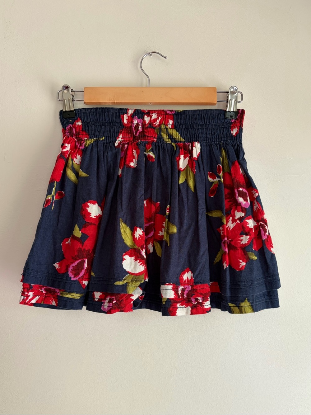 Hollister Navy Blue Floral 100% Cotton Mini Skirt Size S - Picture 3 of 5